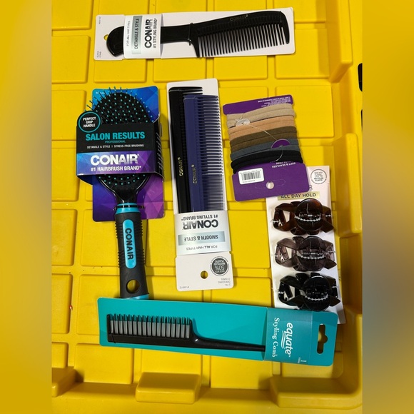 Conair  Hairbrush and hair tie bundle - Picture 2 of 4